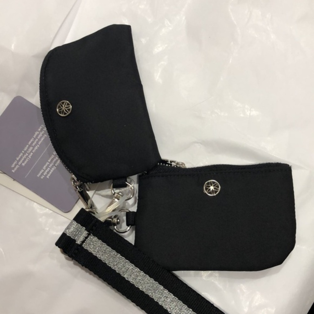 Gaiam essentials 2pack black duo wristlet with black silver wrist strap new